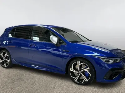 Używany VW Golf VIII R 320 KM (235 kW) 2024 Niebieski Hatchback