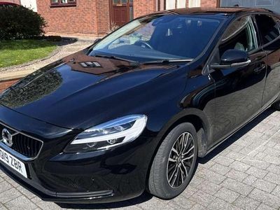 Used Volvo V40 Momentum 122 HP (89 kW) 2019 Black Hatchback