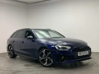 Używany Audi A4 Black Edition 200 KM (147 kW) 2023 Niebieski Kombi