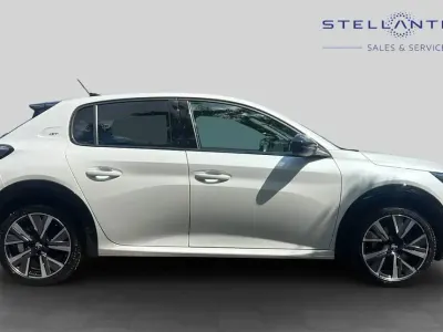 Used Peugeot 208 GT 99 HP (72 kW) 2022 White Hatchback