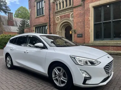 Used Ford Focus Zetec 125 HP (91 kW) 2018 White Estate