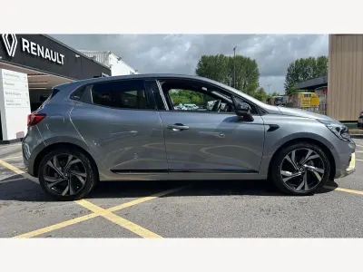 Used Renault Clio Engineered 145 HP (106 kW) 2022 Metallic  shadow grey  Hatchback