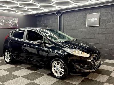 Begagnad Ford Fiesta Zetec 2015 Halvkombi