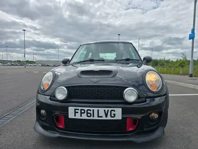 Usado Mini John Cooper Works Hatch 211 CV (155 kW) 2011 Negro Utilitario
