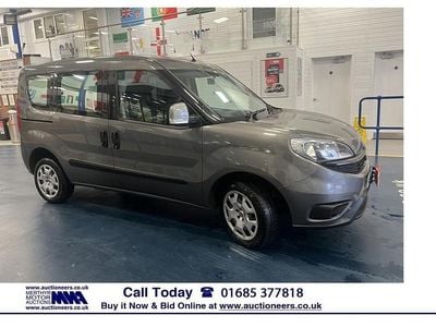Used Fiat Doblò Easy 95 HP (69 kW) 2017 Grey MPV