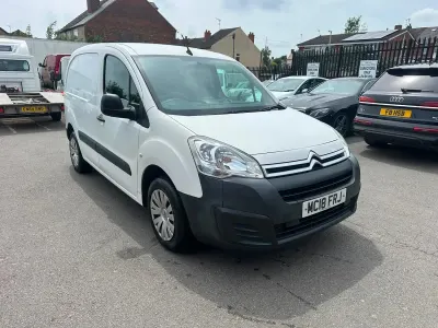 Used Citroën Berlingo 100 HP (73 kW) 2018 White MPV