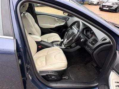 Used Volvo V40 SE Lux 2013 Blue Hatchback