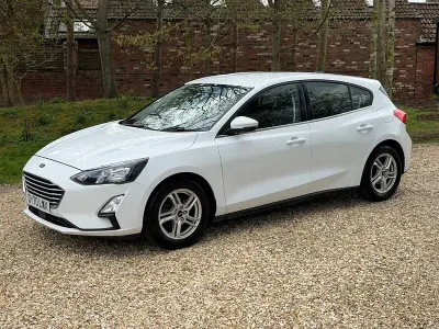 Używany Ford Focus Zetec 125 KM (91 kW) 2020 Biały Hatchback