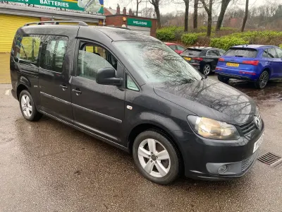 Used VW Caddy Maxi Life 102 HP (75 kW) 2012 Black MPV