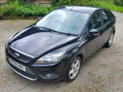 Usado Ford Focus Zetec 99 HP (72 kW) 2009 Preto Citadino