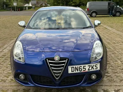 Begagnad Alfa Romeo Giulietta Distinctive 120 HK (88 kW) 2015 Blå Halvkombi