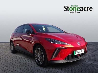 Begagnad MG MG4 EV Trophy 150 kW (204 HK) 2024 Röd Halvkombi