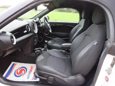 Usado Mini Cooper Cabriolet 122 HP (89 kW) 2012 Branco Cabrios