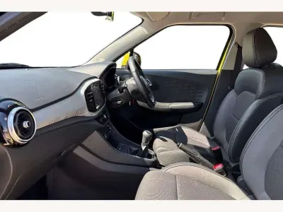 Begagnad MG MG3 Exclusive 106 HK (77 kW) 2022 Gul Halvkombi