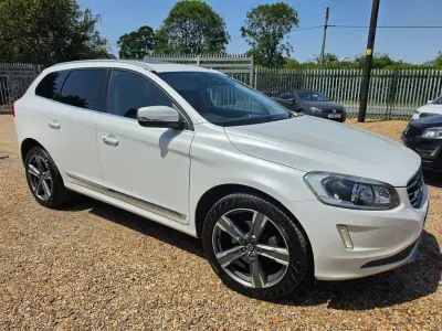 Used Volvo XC60 SE Lux 220 HP (161 kW) 2017 White SUV
