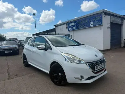 Used Peugeot 208 GTi 200 HP (147 kW) 2013 White Hatchback