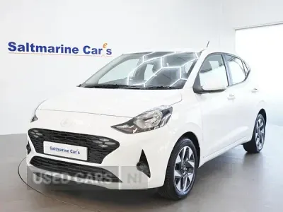 Gebraucht Hyundai i10 Advanced 63 PS (46 kW) 2025 Weiß Kleinwagen