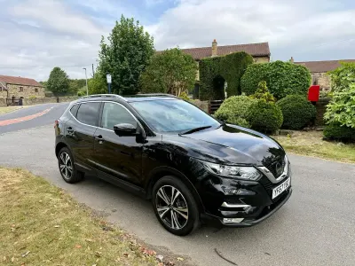 Used Nissan Qashqai N-Connecta 110 HP (80 kW) 2017 Black SUV