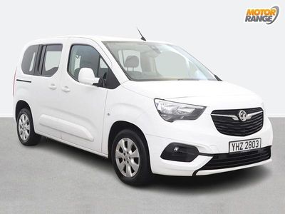 Second-hand Vauxhall Combo 100 CP (73 kW) 2021 Alb Monovolum