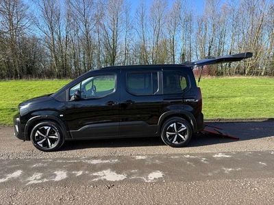 Second-hand Peugeot Rifter Allure 2025 Negru Monovolum