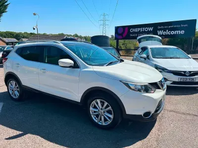 Used Nissan Qashqai Acenta Premium 110 HP (80 kW) 2014 White SUV