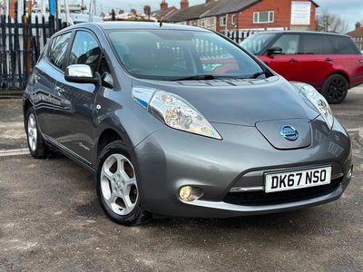 Begagnad Nissan Leaf Acenta 80 kW (109 HK) 2017 Grå Halvkombi