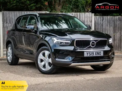 Used Volvo XC40 Momentum 147 HP (108 kW) 2019 Black SUV