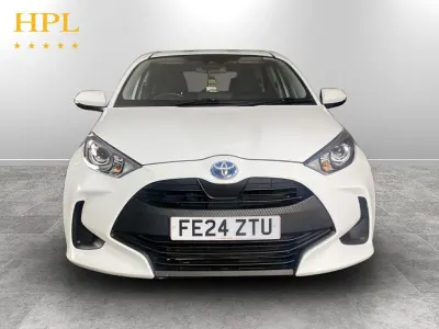 Used Toyota Yaris 116 HP (85 kW) 2024 White Hatchback