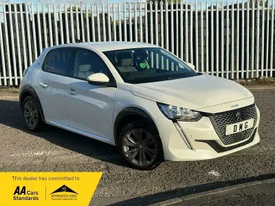 Used Peugeot e-208 Allure 100 kW (136 HP) 2020 White Hatchback