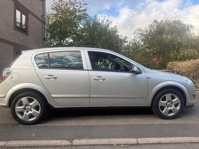 Silver Used 2007 Vauxhall Astra Club Hatchback | £999 (A bit pricey)