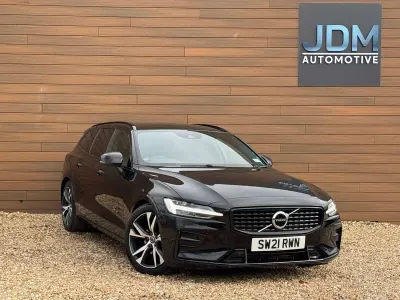Używany Volvo V60 R-Design 2021 Czarny Kombi