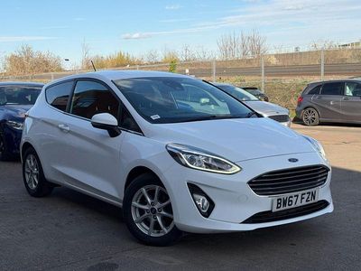 Used Ford Fiesta Zetec 70 HP (51 kW) 2018 White Hatchback
