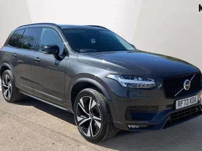 Usado Volvo XC90 Plus 250 HP (183 kW) 2024 Cinzento SUV