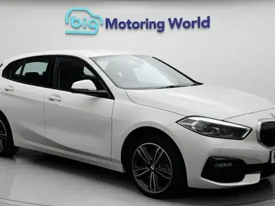 Used BMW 118 Sport Line 136 HP (100 kW) 2023 White Hatchback