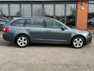 Gebraucht Skoda Octavia 115 PS (84 kW) 2019 Grau Kombi