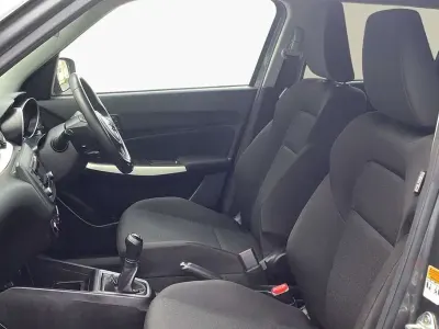 Begagnad Suzuki Swift SZ3 90 HK (66 kW) 2019 Grå Halvkombi