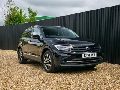 Begagnad VW Tiguan Active 150 HK (110 kW) 2021 Svart SUV