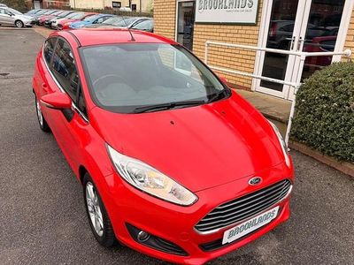 Race red Used 2014 Ford Fiesta Zetec Hatchback | £4,995 (Fair price)