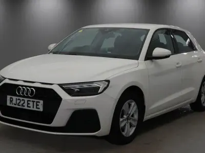 Used Audi A1 Sportback Advanced 95 HP (69 kW) 2022 White Hatchback
