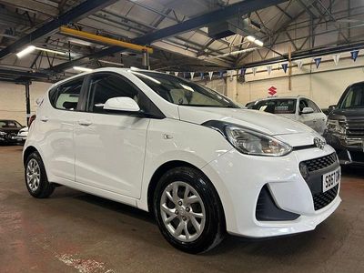 Used Hyundai i10 SE 66 HP (48 kW) 2017 White Hatchback