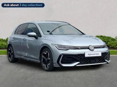 Second-hand VW Golf VIII R-line 150 CP (110 kW) 2025 Argintiu Hatchback