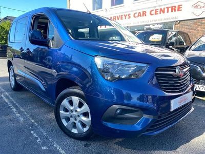 Second-hand Vauxhall Combo S 110 CP (80 kW) 2019 Albastru Monovolum
