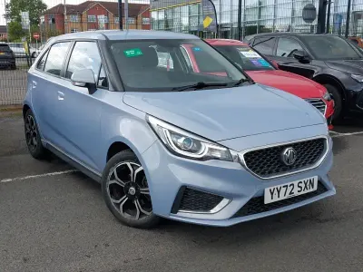 Begagnad MG MG3 Exclusive 106 HK (77 kW) 2022 Silver Halvkombi