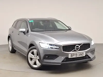 Begagnad Volvo V60 CC 190 HK (139 kW) 2019 Grå Kombi