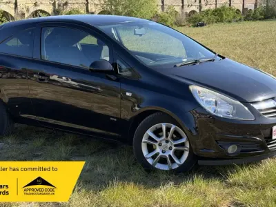 Begagnad Vauxhall Corsa 79 HK (58 kW) 2009 Svart Halvkombi