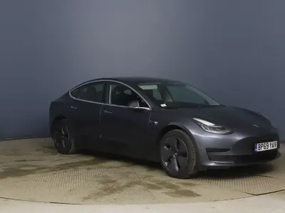 Begagnad Tesla Model 3 Standard Range Plus 239 kW (325 HK) 2019 Grå Sedan