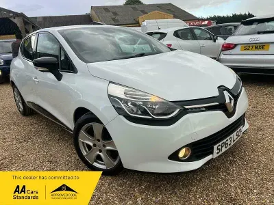 Used Renault Clio Dynamique 75 HP (55 kW) 2013 White Hatchback