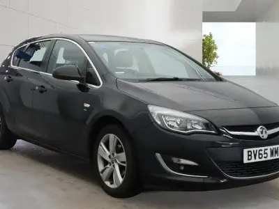 Usado Vauxhall Astra SRi 2015 Negro Utilitario