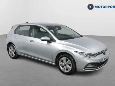 Używany VW Golf VIII Life 2022 Srebrny Hatchback