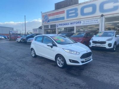White Used 2015 Ford Fiesta Zetec Hatchback | £5,495 (Fair price)